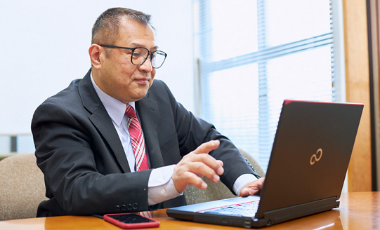 代表行政書士 谷川 俊博